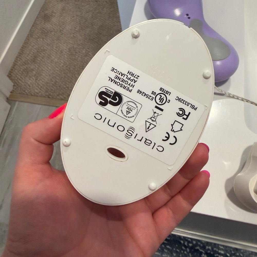 Clarisonic Plus Lavender Cleansing Device - Picture 6 of 7